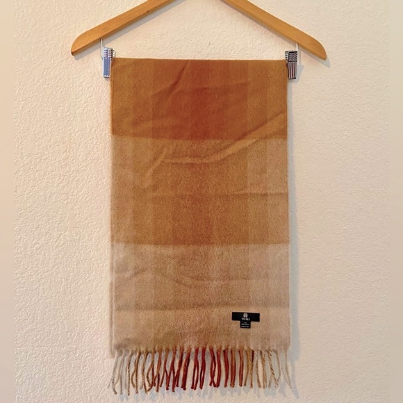 Tumi Scarf - Picture 1 of 6
